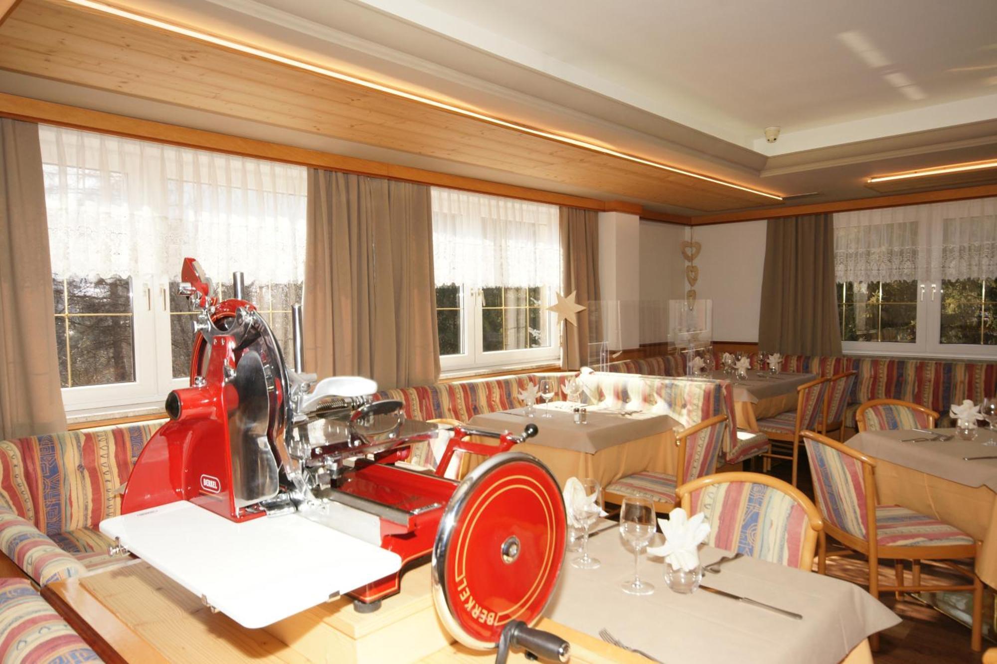 Hotel Vallechiara Moena Ngoại thất bức ảnh