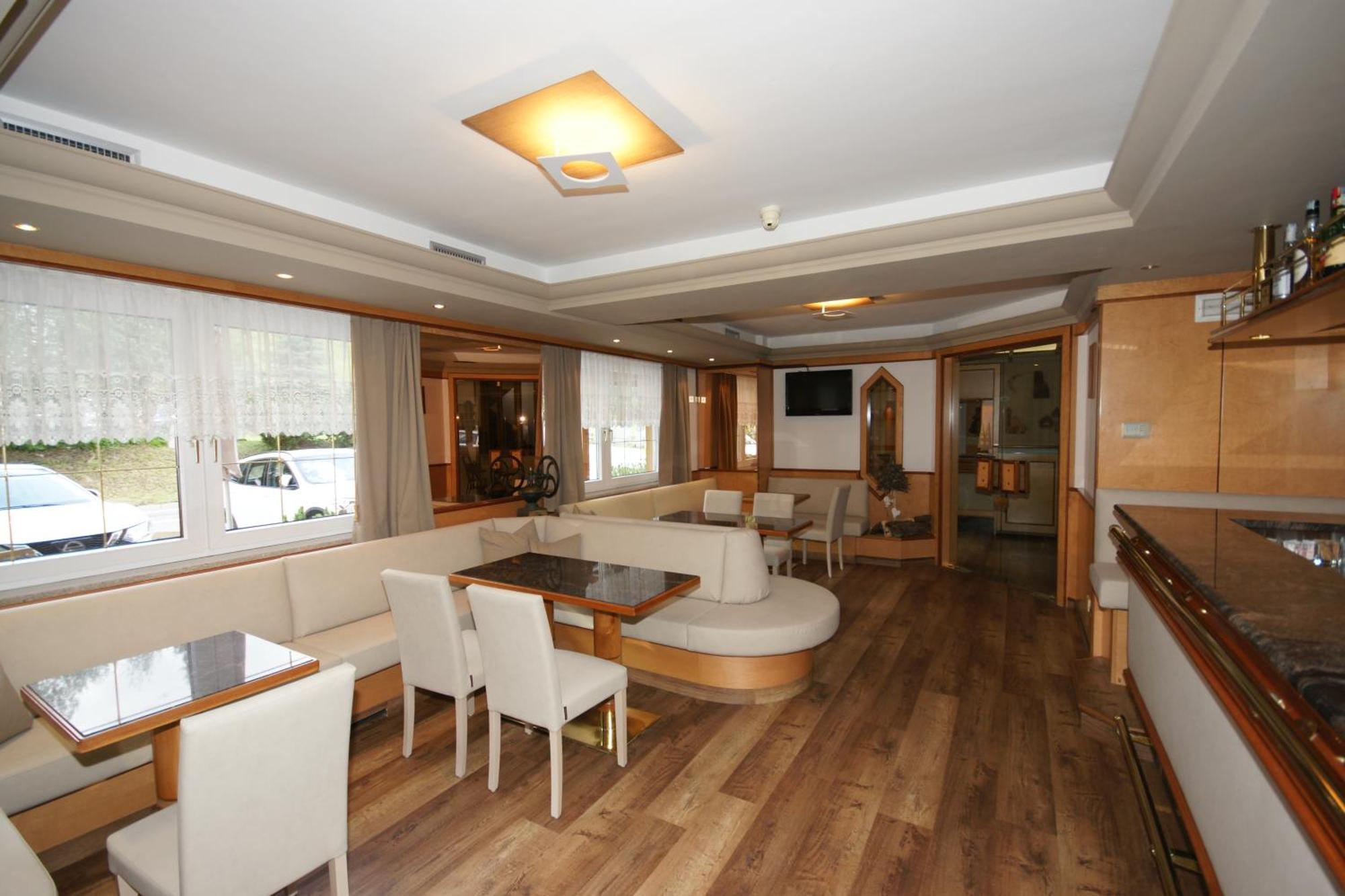 Hotel Vallechiara Moena Ngoại thất bức ảnh