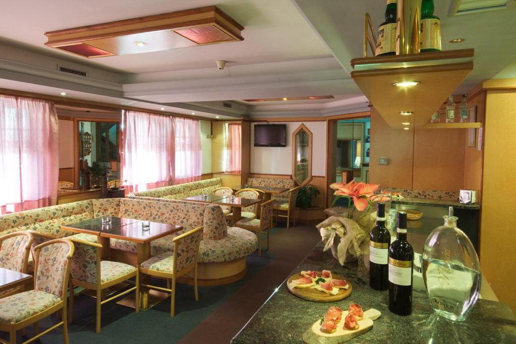 Hotel Vallechiara Moena Ngoại thất bức ảnh